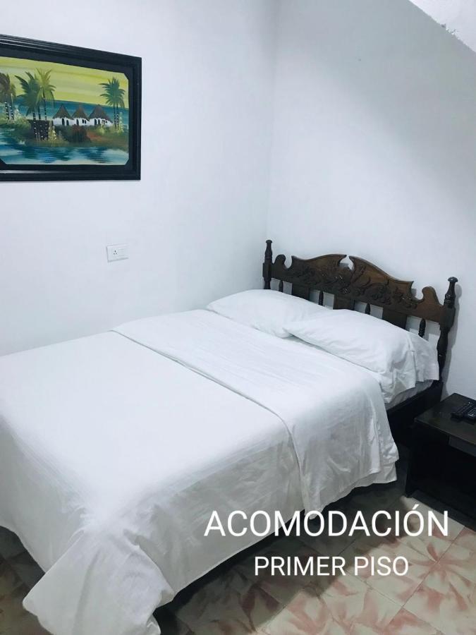 דירות San Agustín Hostal Diana מראה חיצוני תמונה
